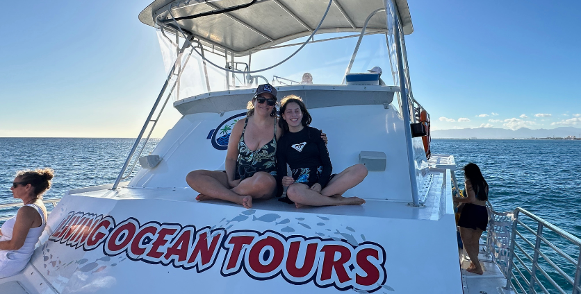 family on ohau whale watching boat cruise with living ocean tours